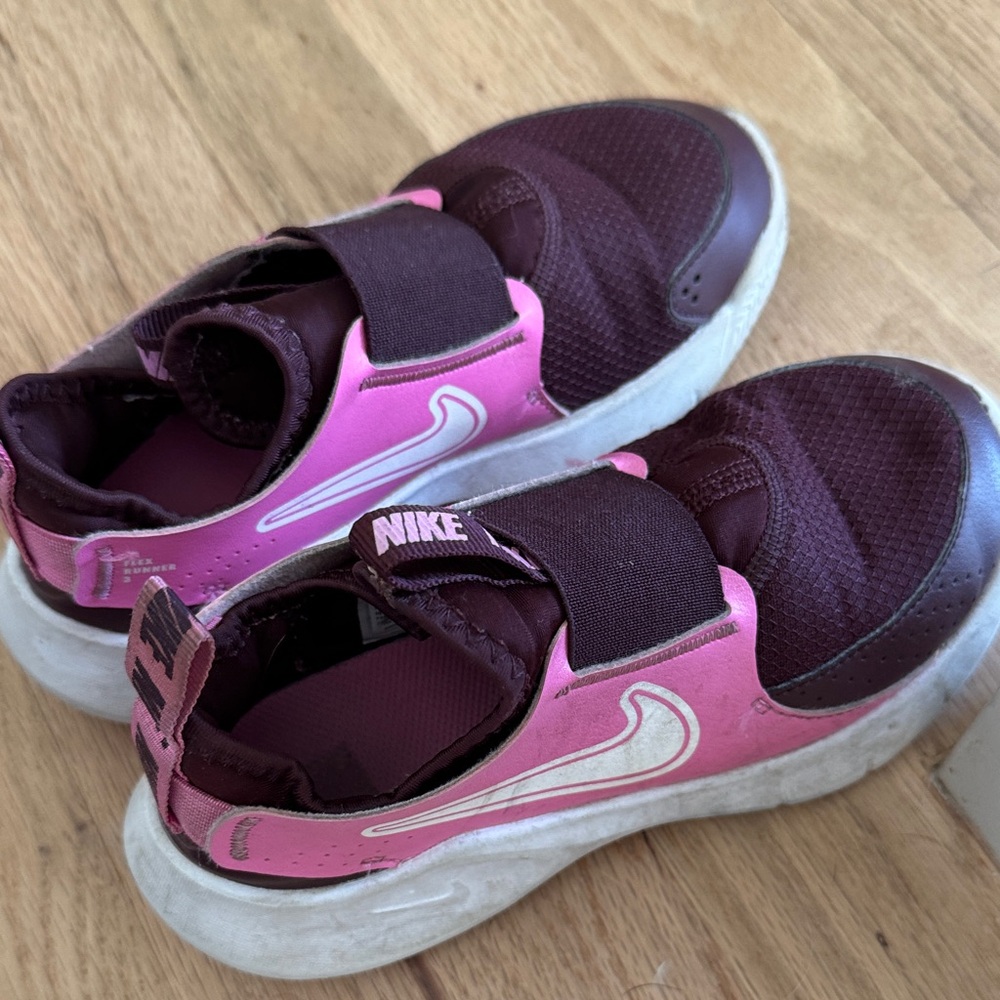 Nike Kids Sneakers in Pink and Brown